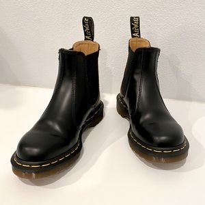 MADE IN ENGLAND Dr. Marten’s Chelsea Boot 2976